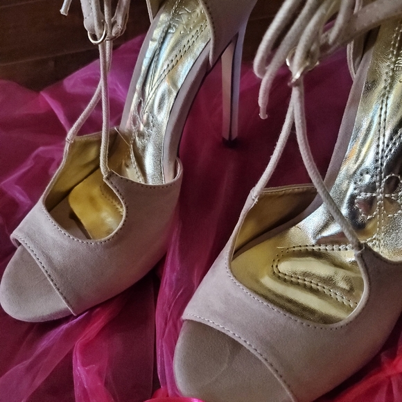 New Suede Strappy High Heels (Cream / Beige Colour) - Picture 2 of 7